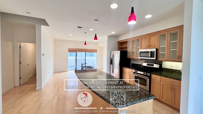 Building Photo - Contemporary three-story Live/Work Townhou...