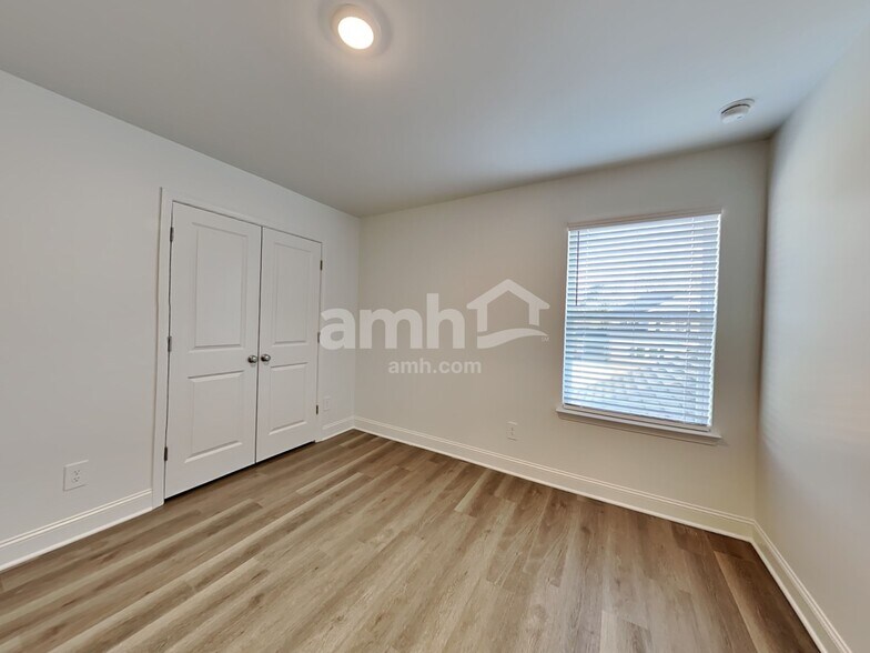 Building Photo - 216 Latitia Lane