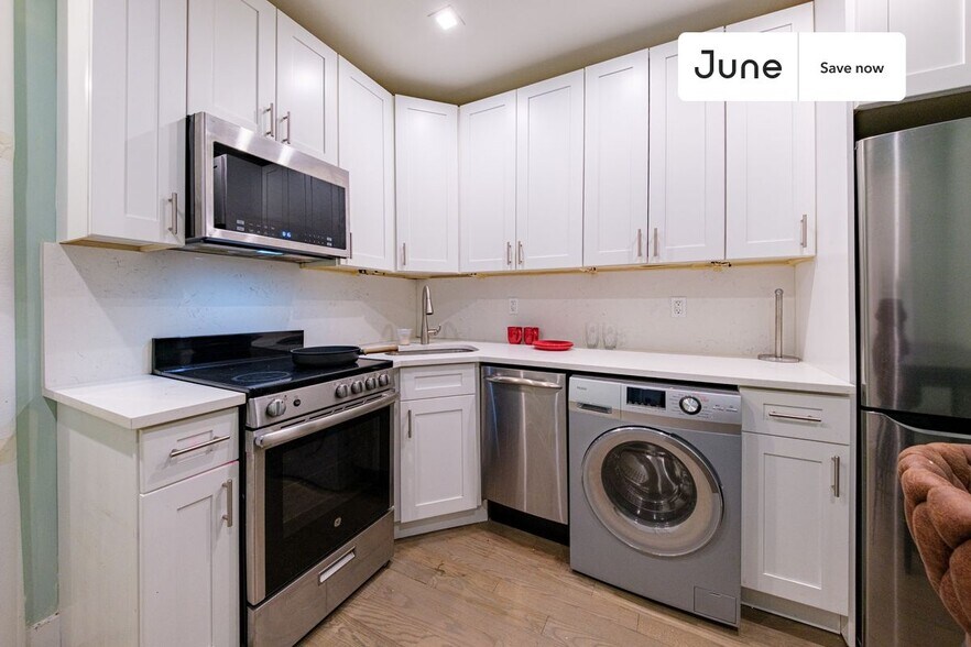 Building Photo - 1675 Lexington Ave