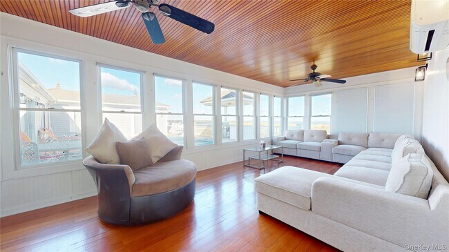 Building Photo - 750 Dune Rd