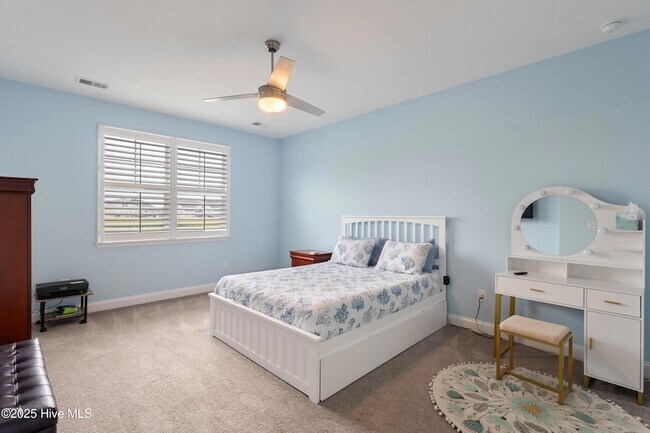 Building Photo - 614 Silos Wy