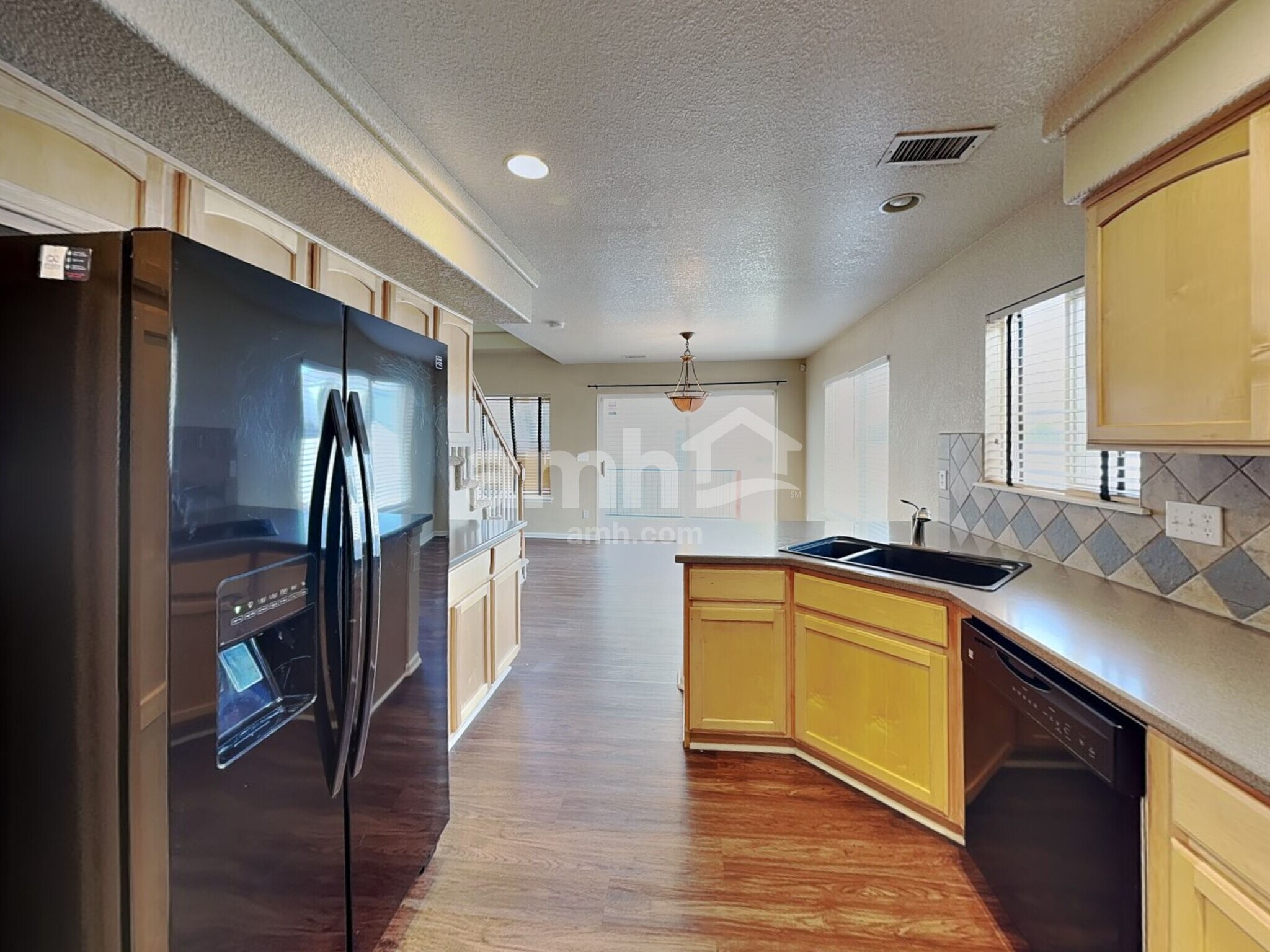 Building Photo - 19746 E 50th Ave