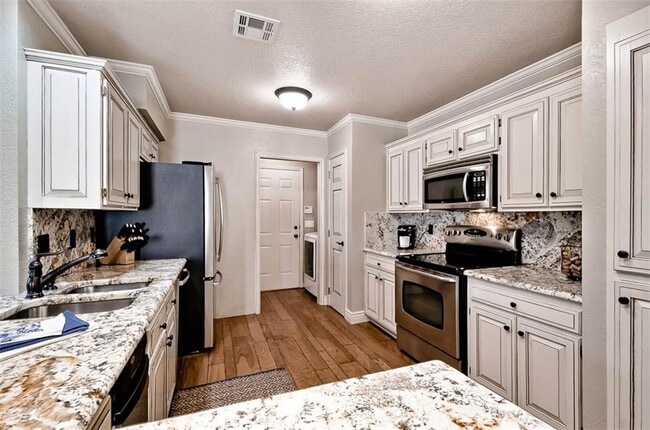 Building Photo - 5 S Prairie Dunes Dr