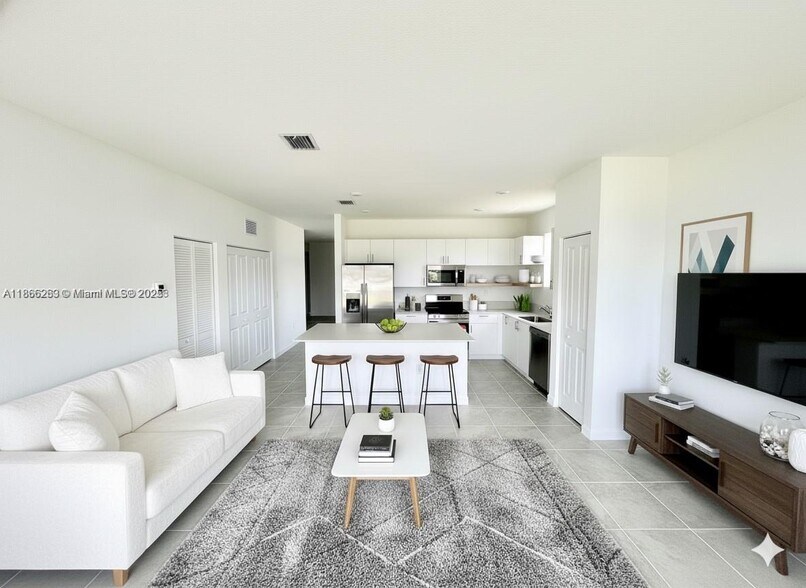 Building Photo - 2990 SE 23rd Ave