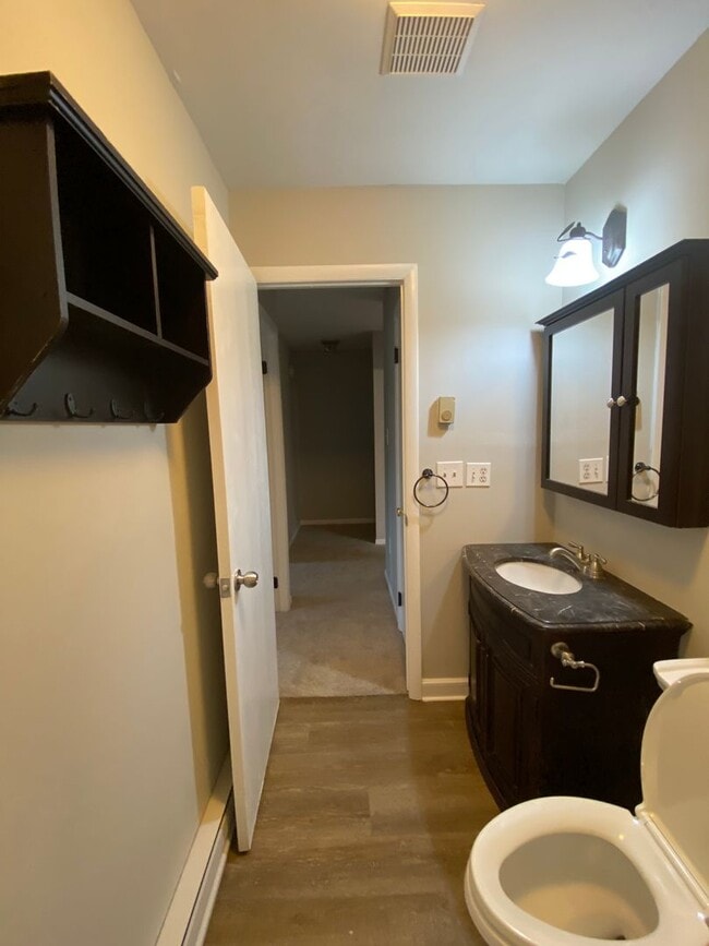 Building Photo - Attractive 3 Bedroom 1.5 Bath home in Mt. ...