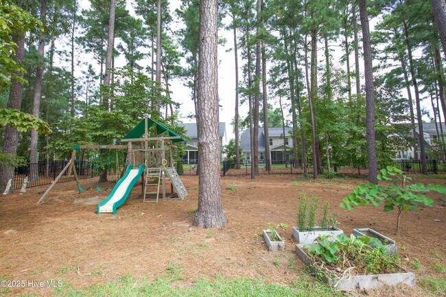 Building Photo - 135 Warren Lake Rd