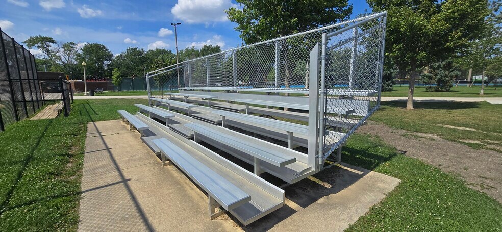 Building Photo - 4037 N Long Ave