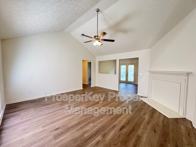 Building Photo - 205 Bonanza Dr