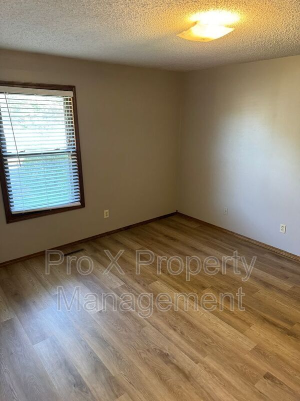 Building Photo - 3724 Farm Rd