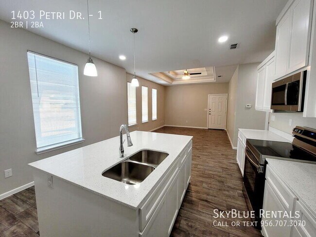 Building Photo - 1403 Petri Dr