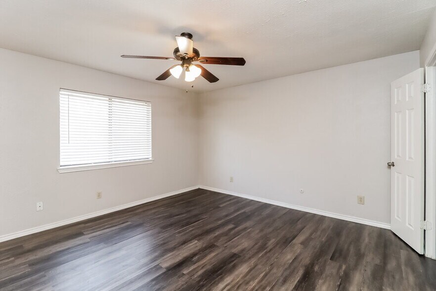 Building Photo - 7805 Whirlwind Dr