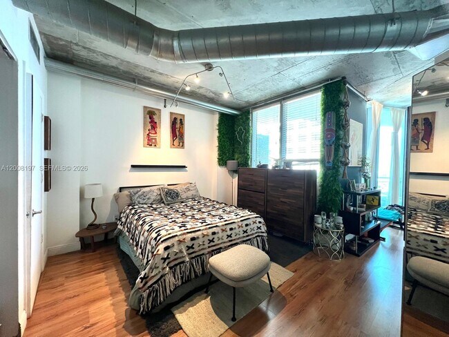 Building Photo - 690 SW 1st Ct