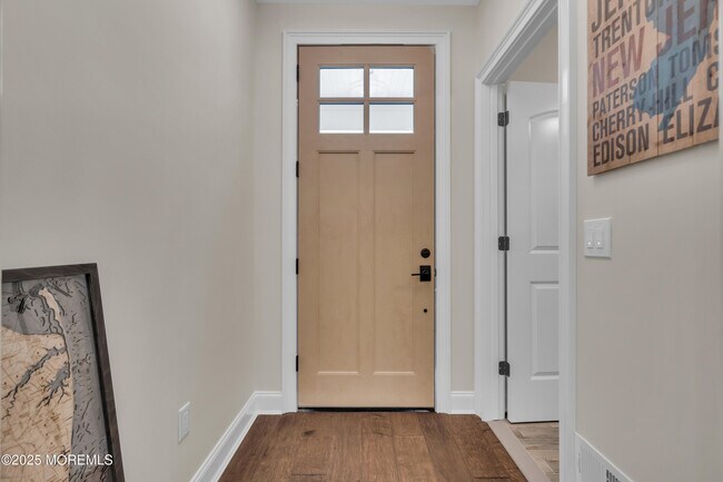 Building Photo - 2118 Edgewood Pl