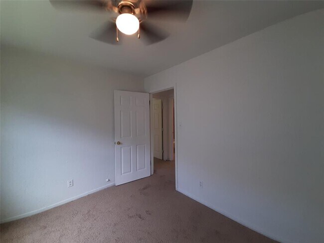 Building Photo - 10322 Rosehaven Dr