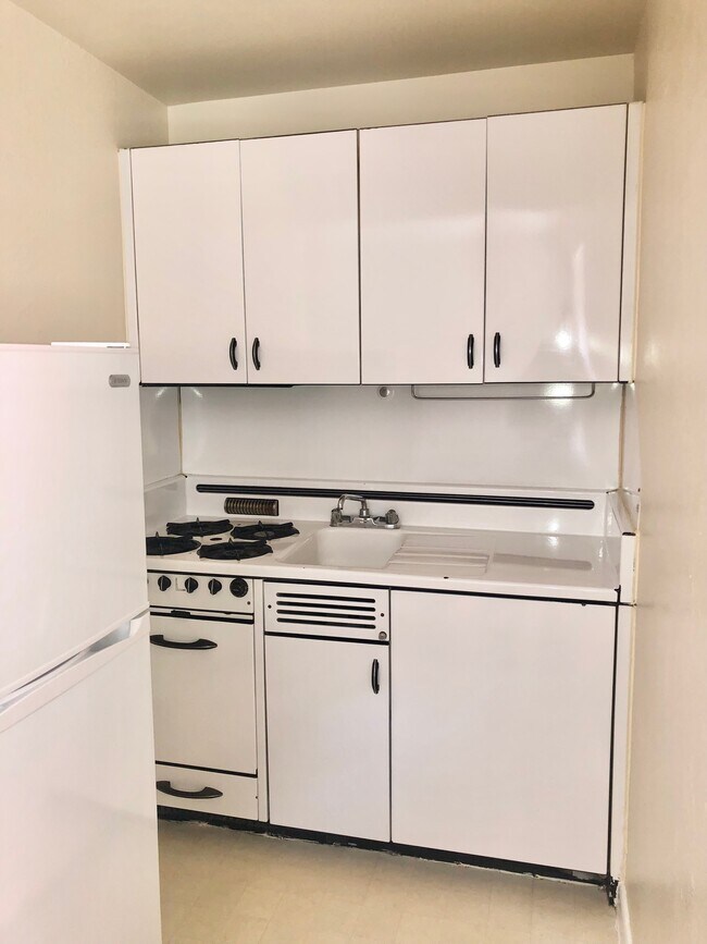 IMG_0461 - Hillside Apartments