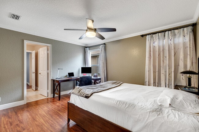 Building Photo - 8134 Bautista Way