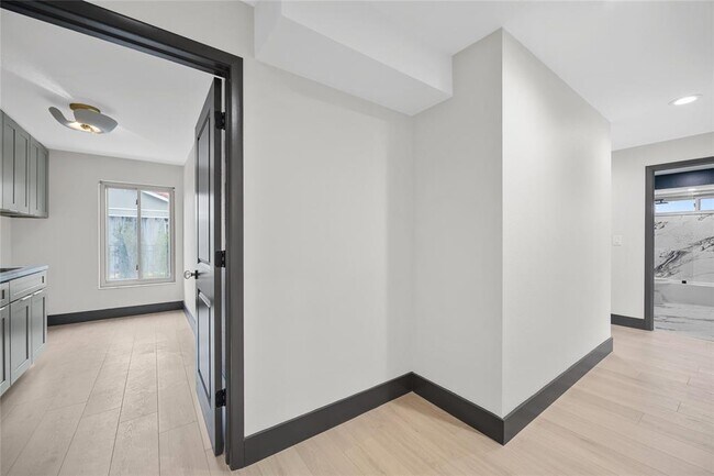 Building Photo - 5809 Cruiser Way