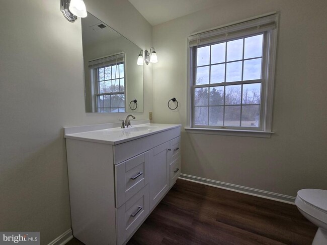 Building Photo - 116 Lowber St