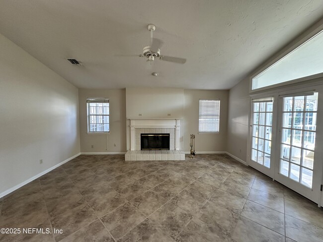 Building Photo - 4044 Mizner Ct