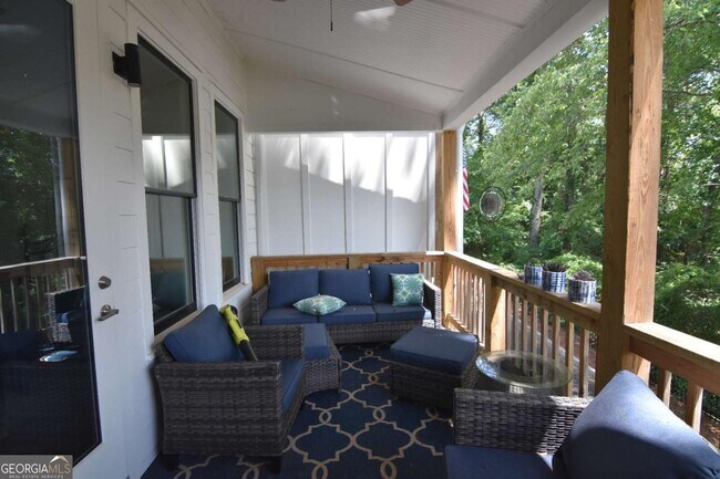 Building Photo - 137 Pearl St