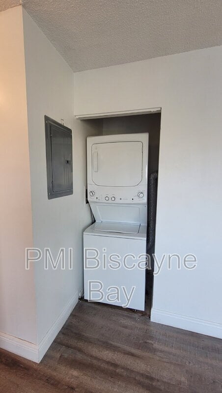 Building Photo - 415 NW 210th St