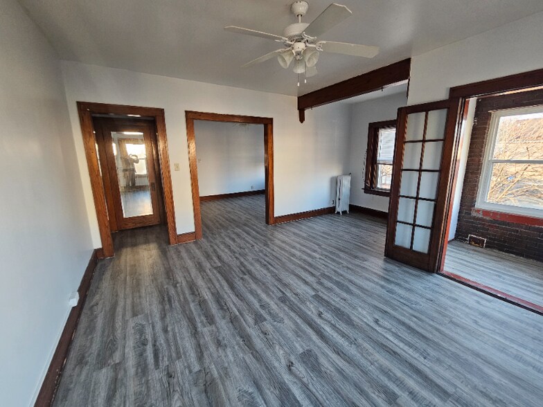 Building Photo - 1560 7th Ave