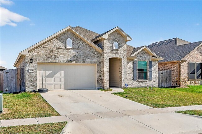 Building Photo - 2614 Vista del Sol