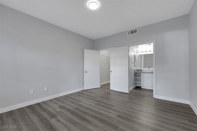 Building Photo - 7255 W Sunset Rd