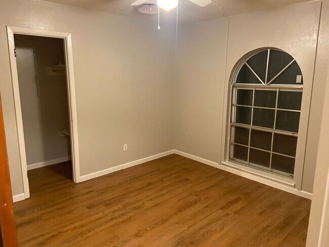 Building Photo - Charming 3 Bedroom, 2 Bath Home with 2-Car Garage & Large Fenced Yard