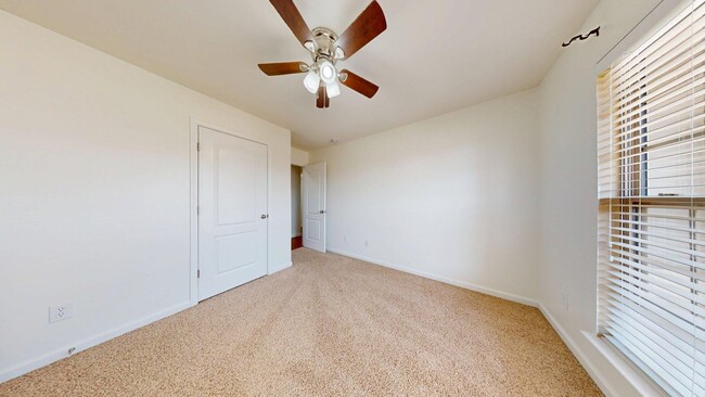 Building Photo - AVAILABLE NOW! Cozy 3 bed, 2 bath home in Wyndham Gates!