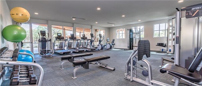 Building Photo - 420 Staunton Dr