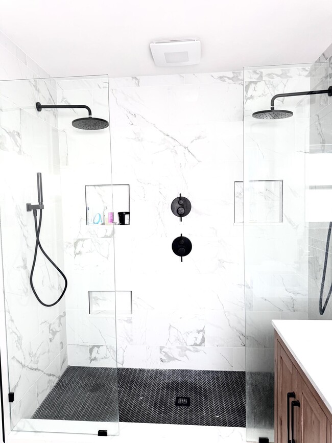 Building Photo - 1703 NE 25th Terrace