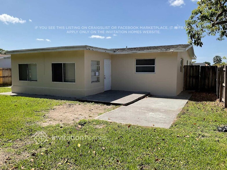 Building Photo - 2630 NW 83rd Ave