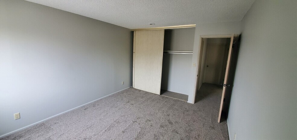 Building Photo - 8420 Lane Pl