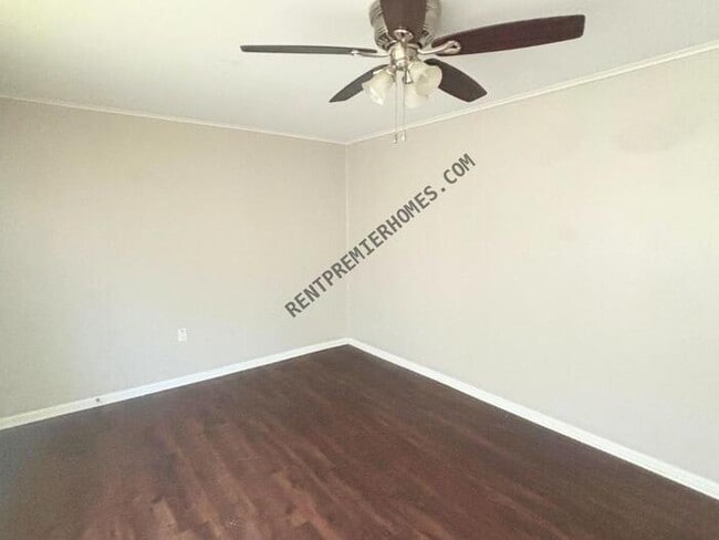 Building Photo - 609 Prothro St