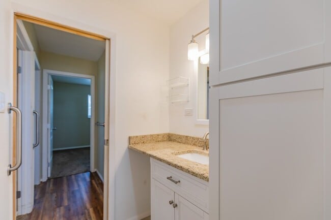 Building Photo - Charming 3 Bed 1 Bath Home