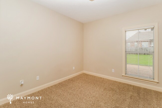 Building Photo - Cute 3 Bedroom Brick Home