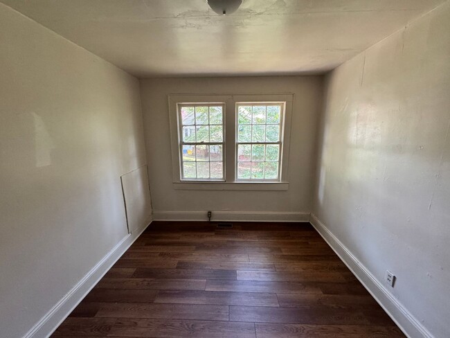 Building Photo - Duplex walking distance to Uptown Shelby, NC