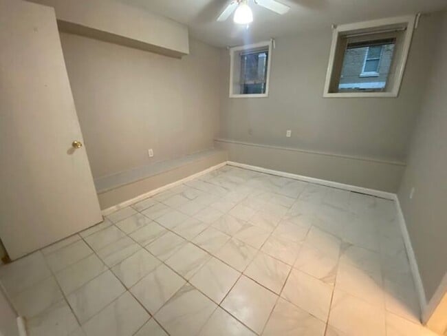 Building Photo - Charming 2-Bedroom Apartment in the Heart ...