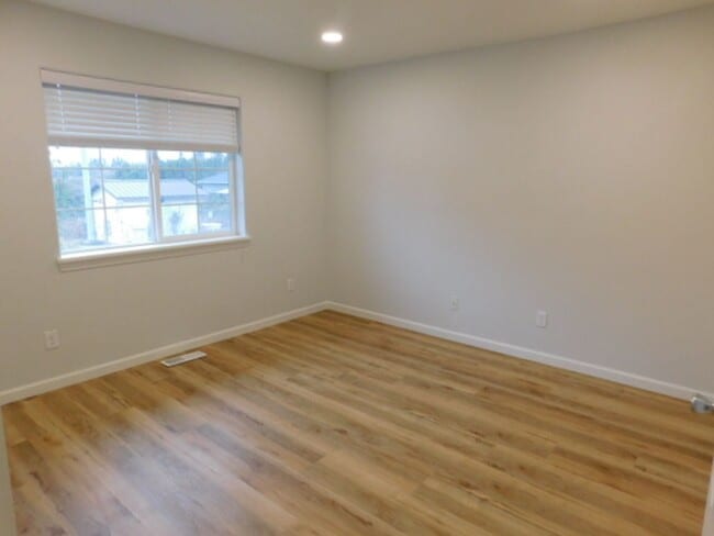 Building Photo - 5351 Landon St SE