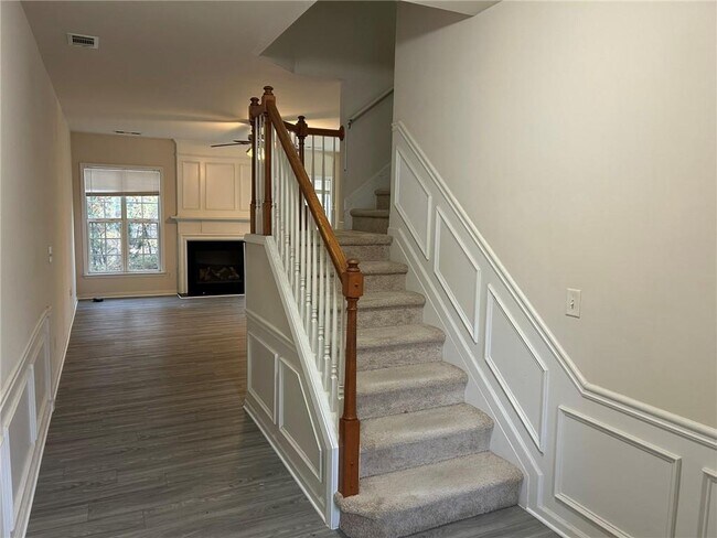 Building Photo - 2063 Hailston Dr NW