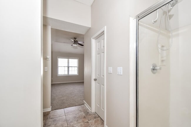 Building Photo - 9254 Tamhaven Dr