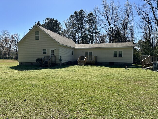 Building Photo - 103 Meadowview Rd