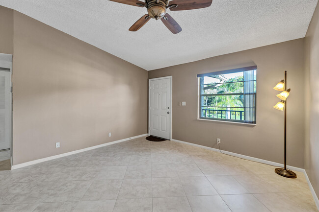 Building Photo - 9480 Boca Cove Cir