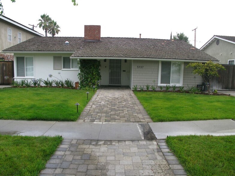 Primary Photo - 5137 E Vista Hermosa St