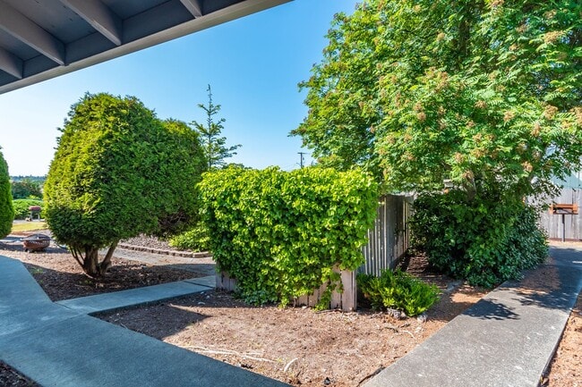 Building Photo - Two Bedroom Two Story Townhouse In Town