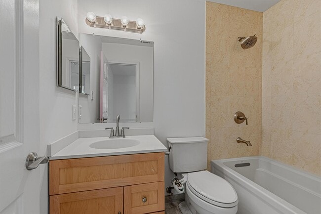 Building Photo - 1646 Stowe Rd