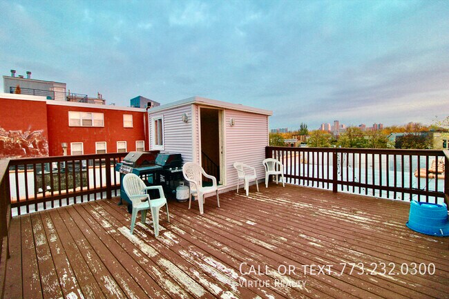 Building Photo - 1645 N Clybourn Ave