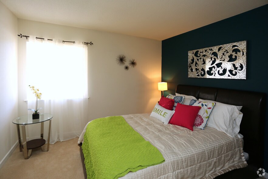 University Lake 200 Barnes St Carrboro NC 27510 Apartment Finder