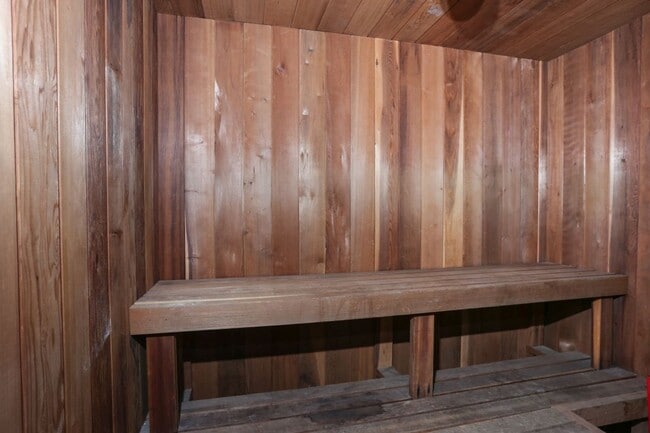 Building Photo - Walk to Main St and Gondola! Furnished! In unit sauna and amenities! Flexible lease terms!